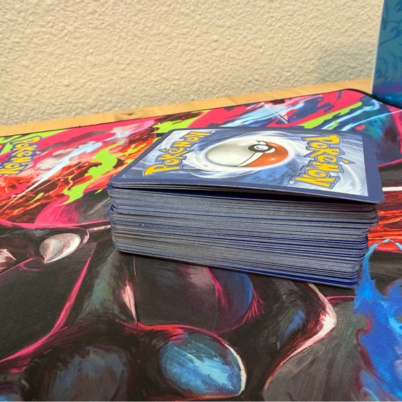 Random Surprise Pack of 100 Pokémon Cards - Picture 3 of 4